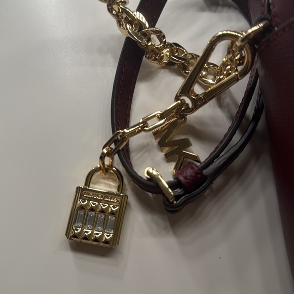 Michael Kors crossbody bag - Picture 2 of 7